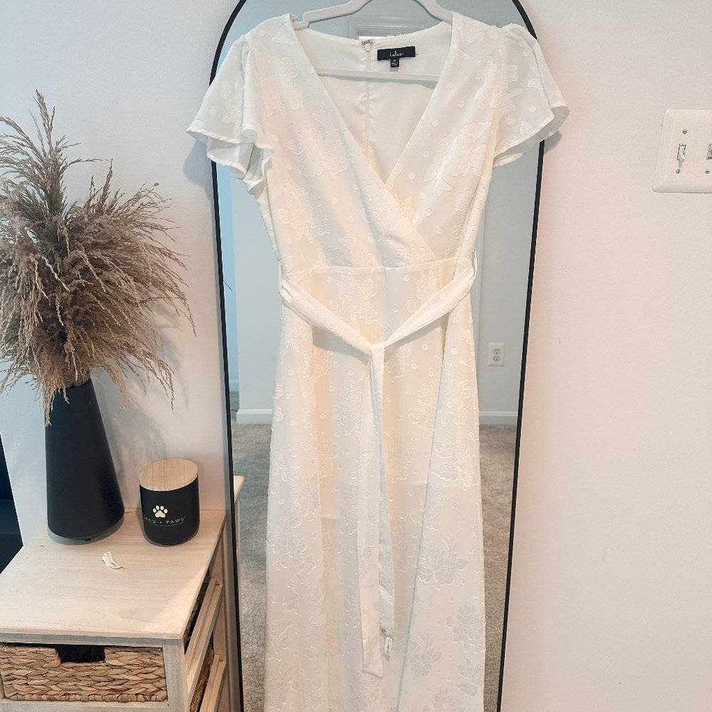 Compelling Love White Jaquard Short Sleeve Maxi Dress